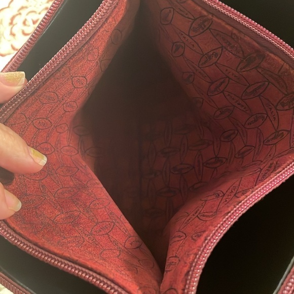 Caggiano Burgundy Rich Suede Logo Design 3 Compartment Gold Tone Hardware Bag - Picture 7 of 16